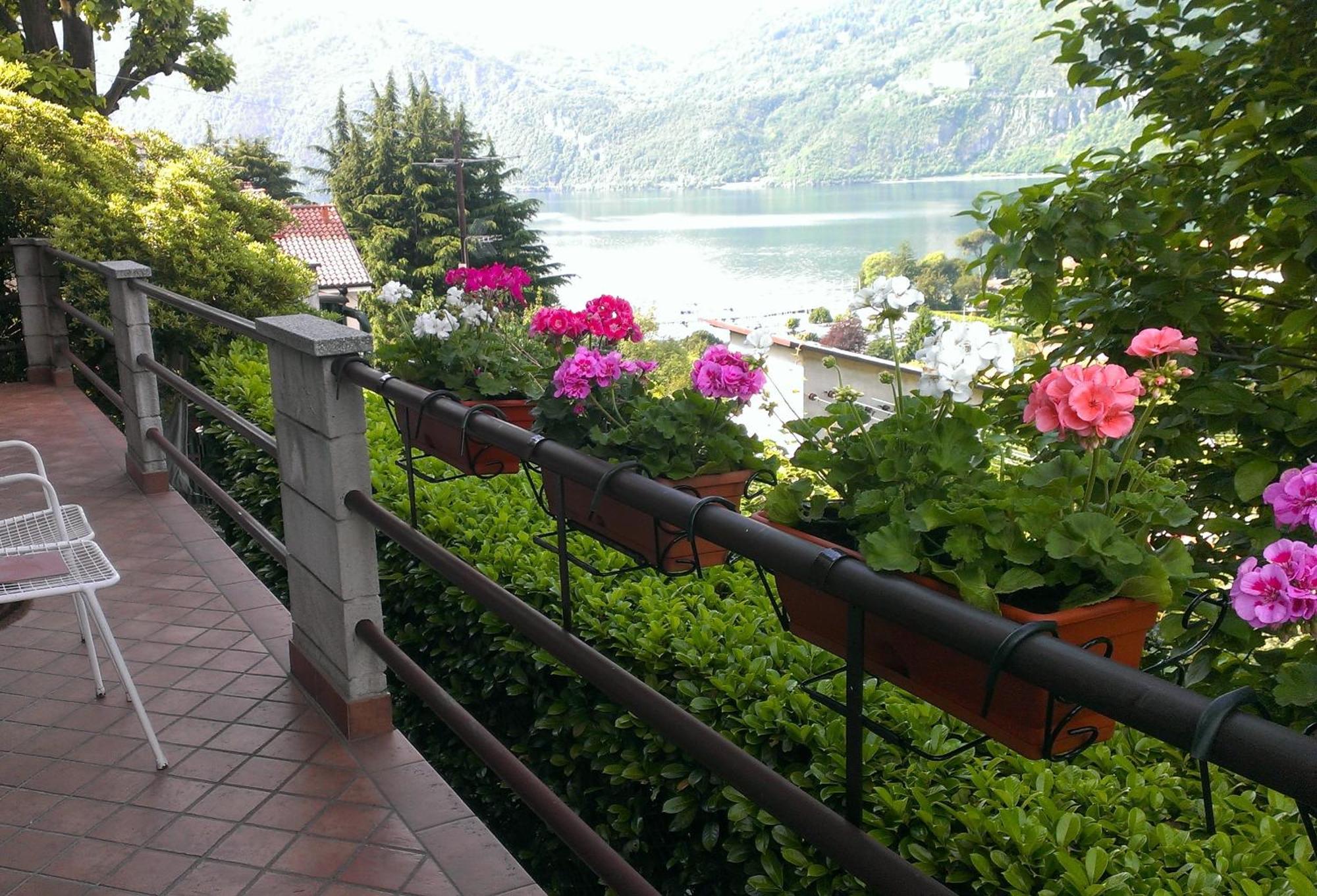 Lake And Guzzi View - Holiday Home Mandello del Lario Extérieur photo